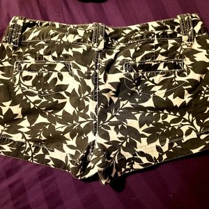 Womens size 2 express shorts